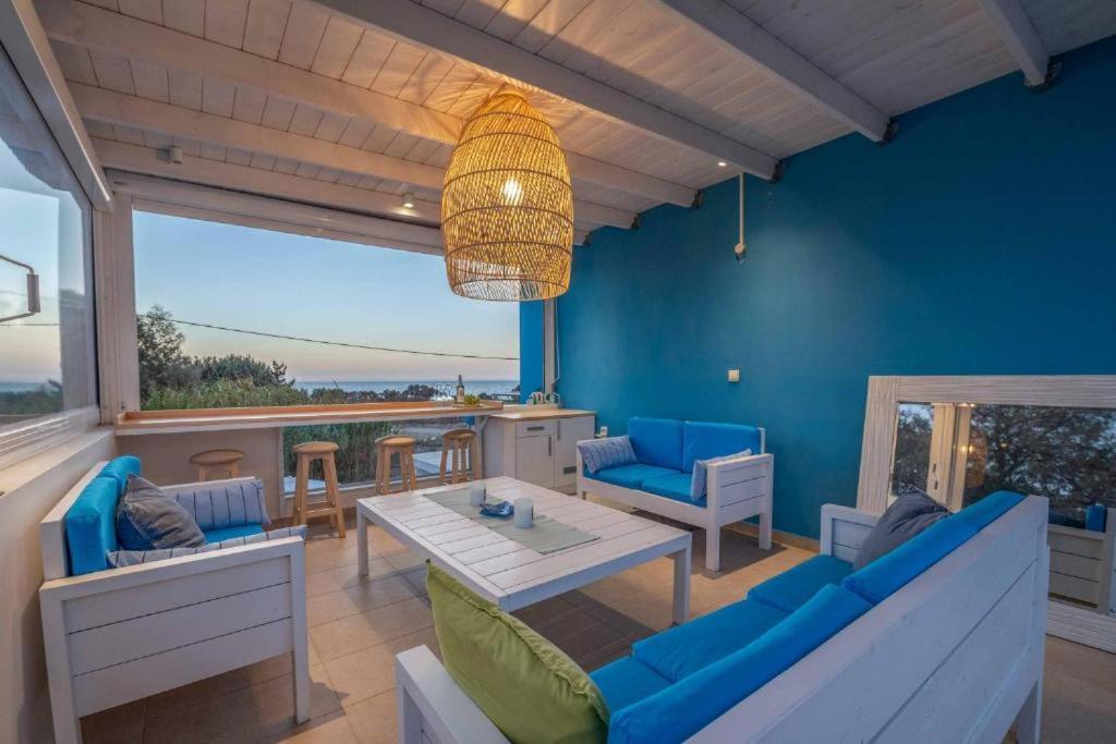 Seabreeze Villa - With Jacuzzi & Heated Pool Мастихари Экстерьер фото