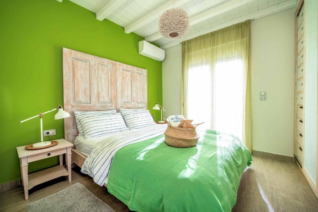 Seabreeze Villa - With Jacuzzi & Heated Pool Мастихари Экстерьер фото