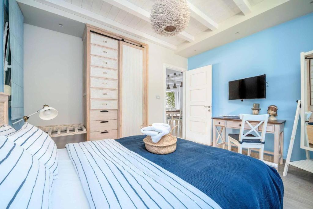 Seabreeze Villa - With Jacuzzi & Heated Pool Мастихари Экстерьер фото