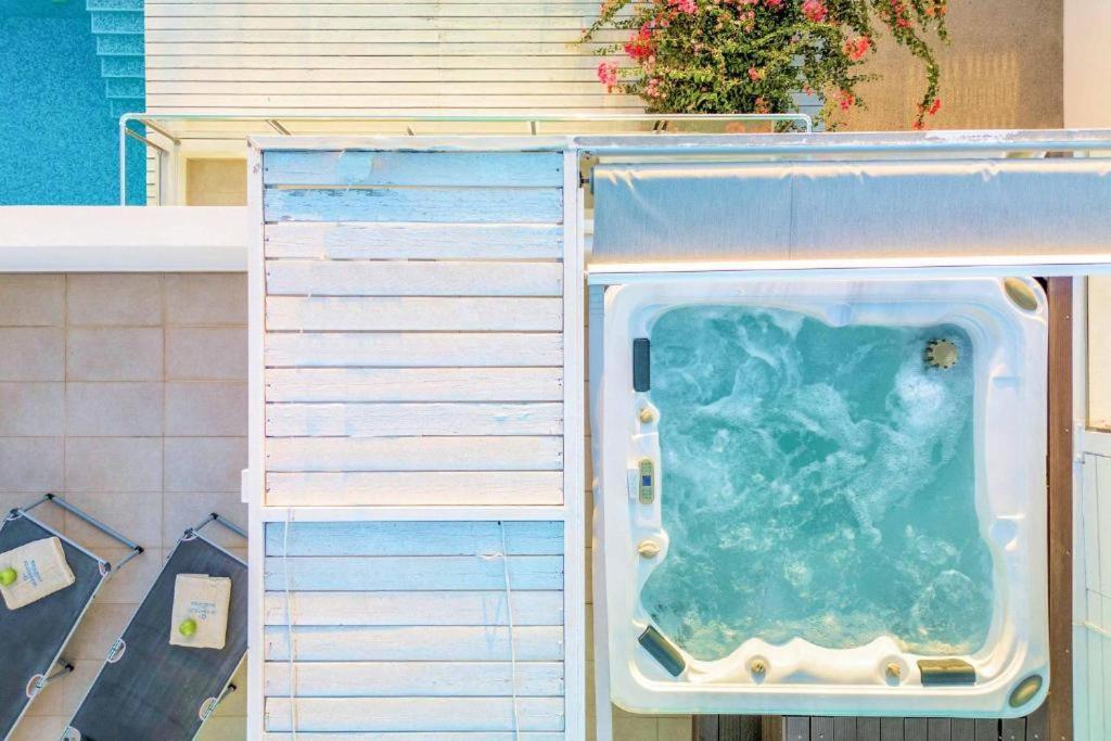 Seabreeze Villa - With Jacuzzi & Heated Pool Мастихари Экстерьер фото