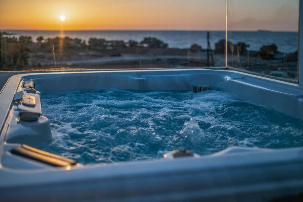 Seabreeze Villa - With Jacuzzi & Heated Pool Мастихари Экстерьер фото