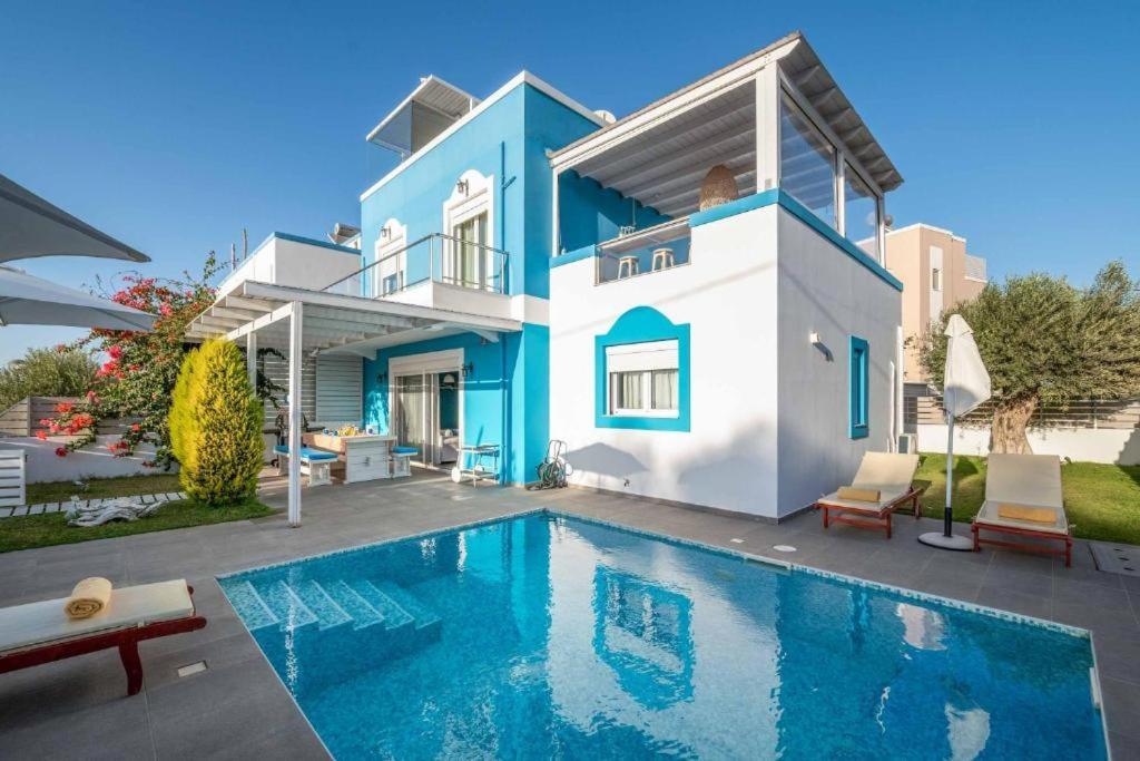 Seabreeze Villa - With Jacuzzi & Heated Pool Мастихари Экстерьер фото