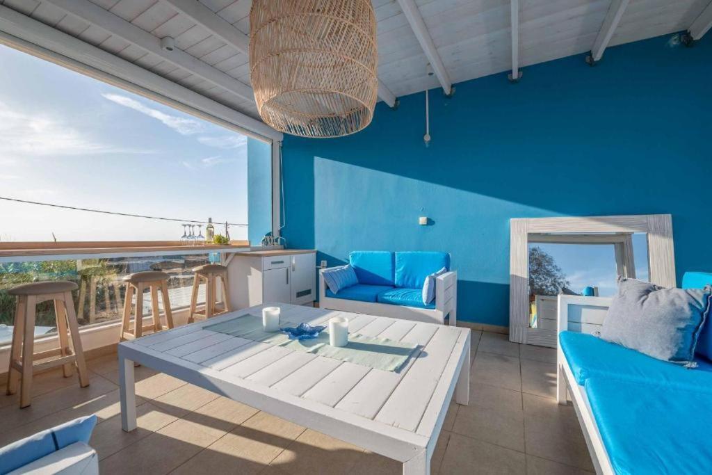 Seabreeze Villa - With Jacuzzi & Heated Pool Мастихари Экстерьер фото