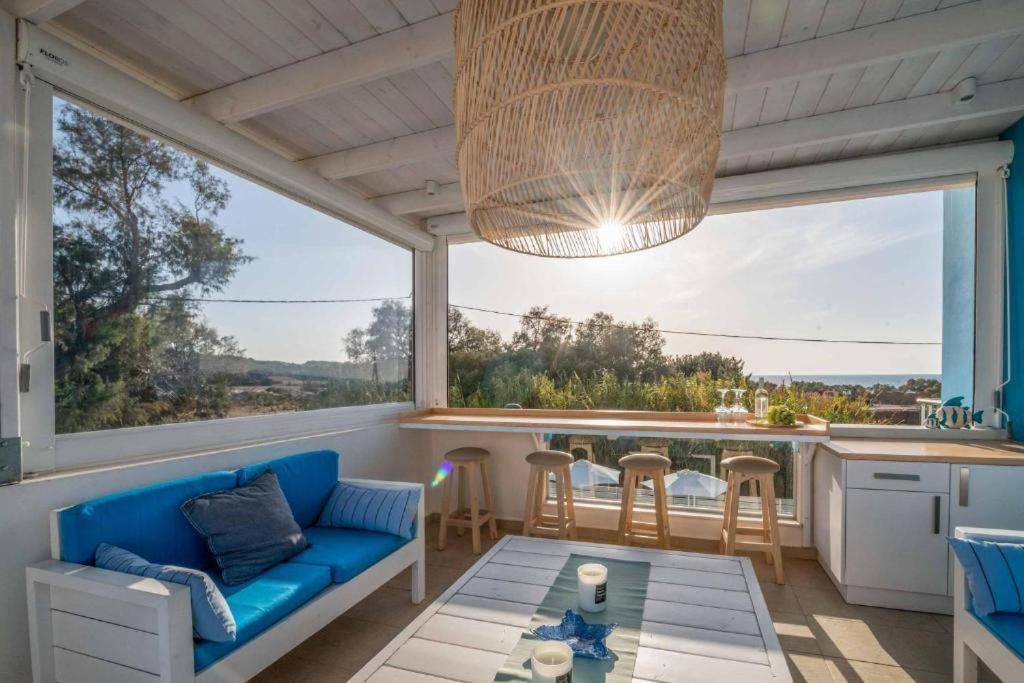 Seabreeze Villa - With Jacuzzi & Heated Pool Мастихари Экстерьер фото